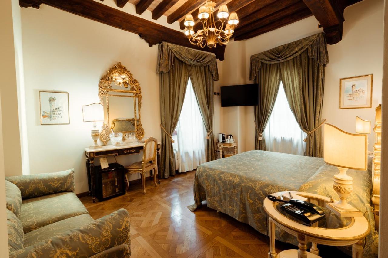 Hotel Palazzo Alexander Lucca Luaran gambar