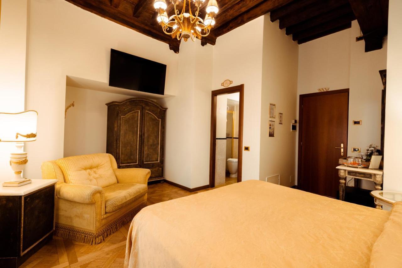 Hotel Palazzo Alexander Lucca Luaran gambar
