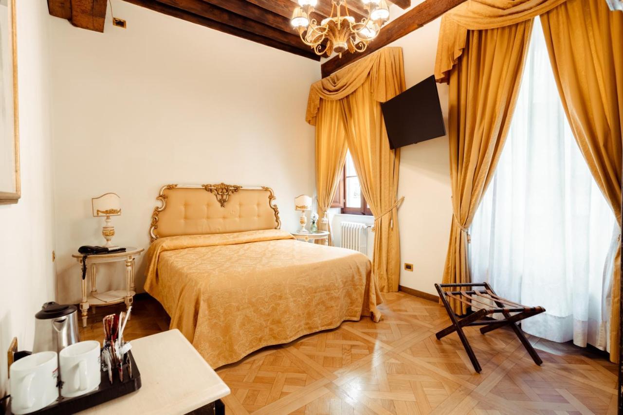 Hotel Palazzo Alexander Lucca Luaran gambar
