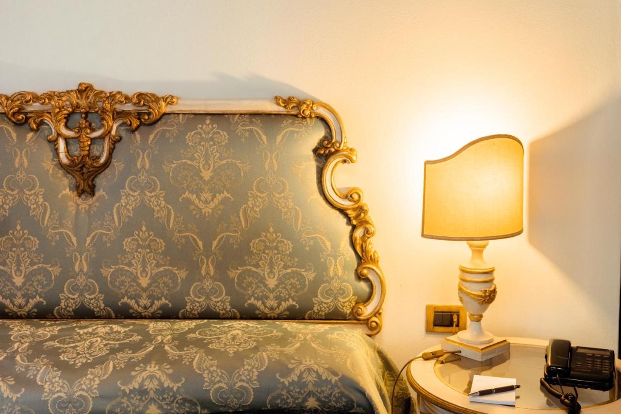 Hotel Palazzo Alexander Lucca Luaran gambar