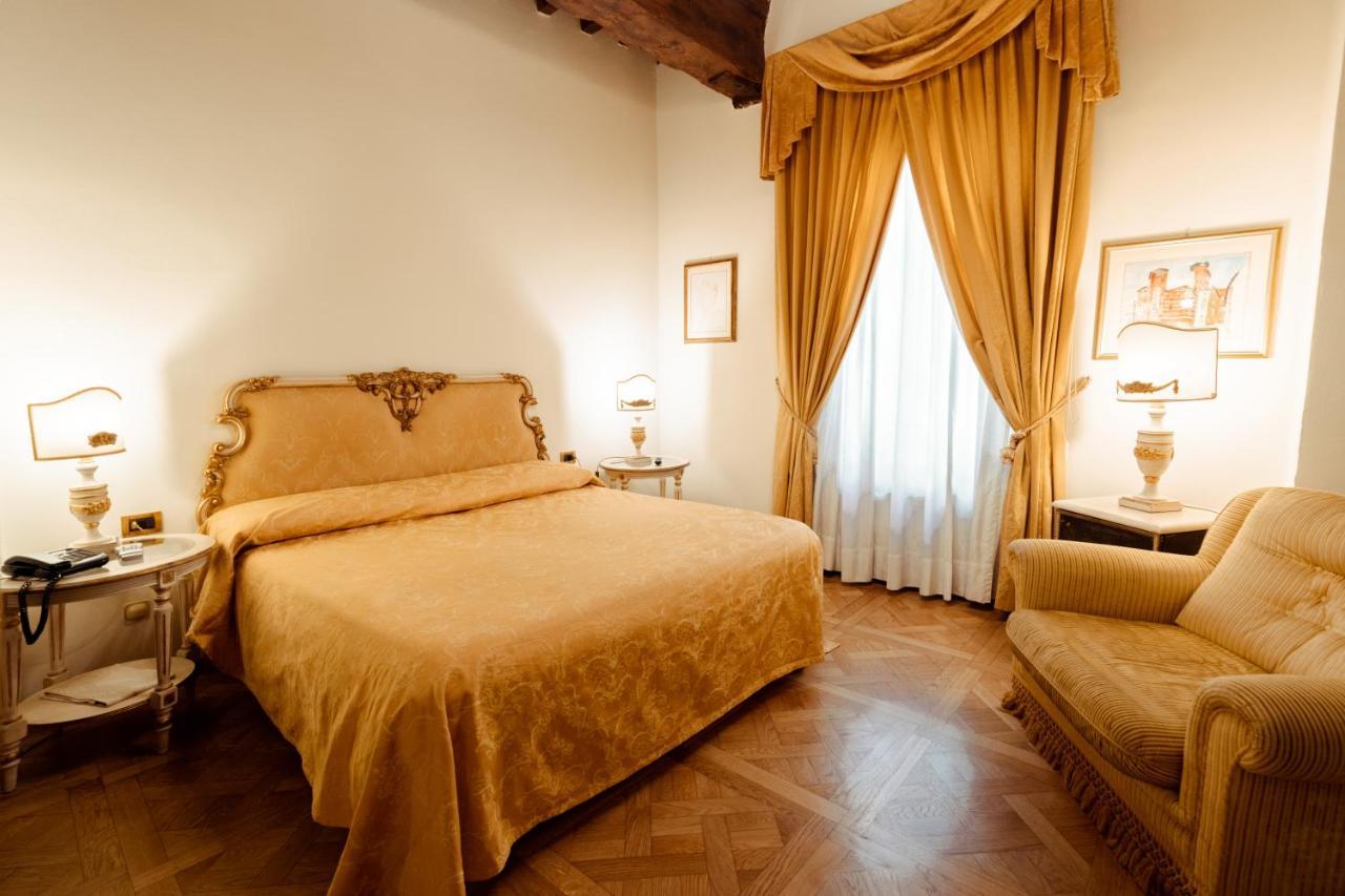 Hotel Palazzo Alexander Lucca Luaran gambar