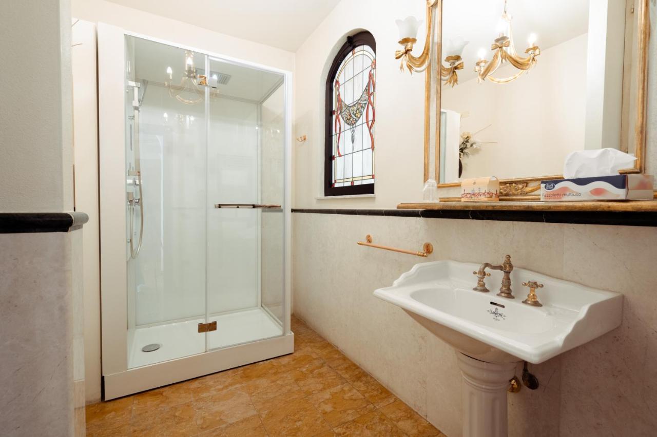 Hotel Palazzo Alexander Lucca Luaran gambar