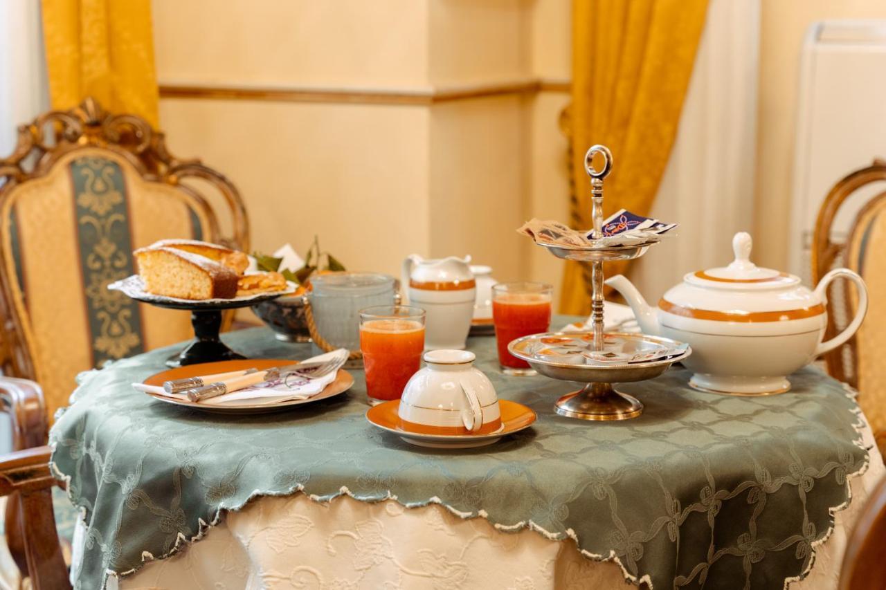 Hotel Palazzo Alexander Lucca Luaran gambar