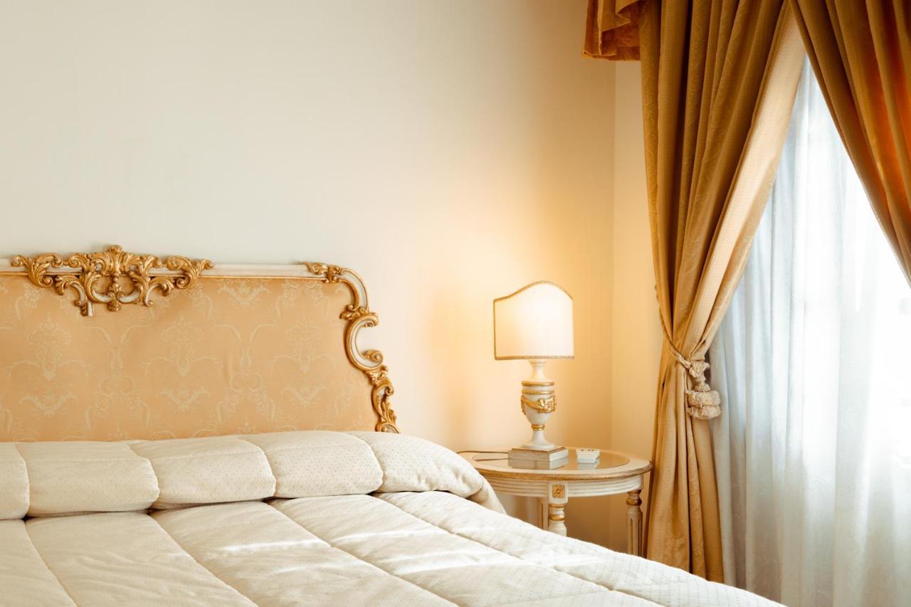 Hotel Palazzo Alexander Lucca Luaran gambar