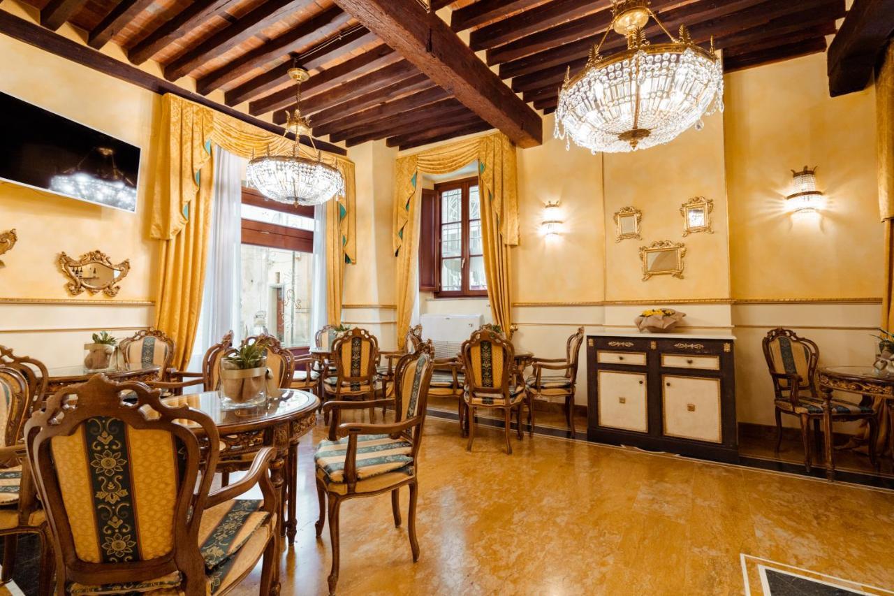Hotel Palazzo Alexander Lucca Luaran gambar