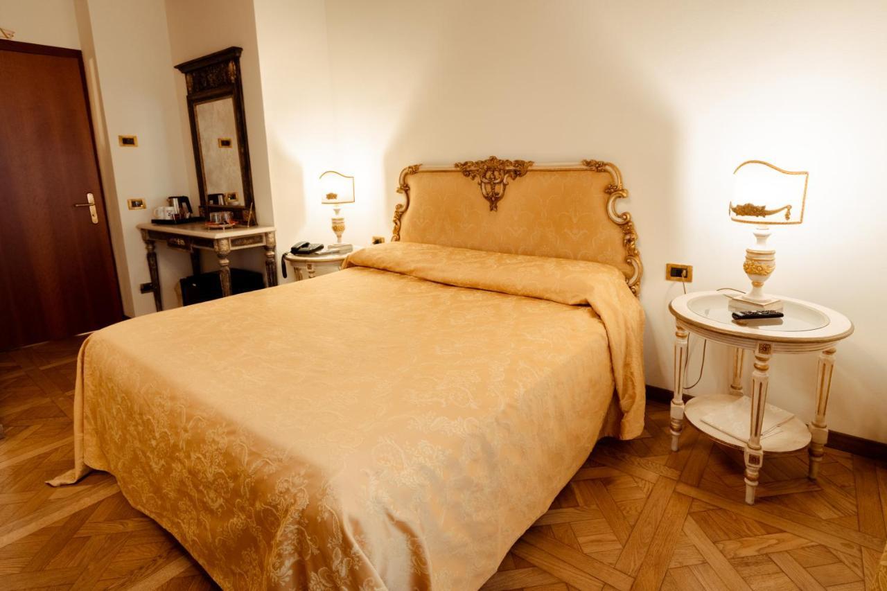 Hotel Palazzo Alexander Lucca Luaran gambar