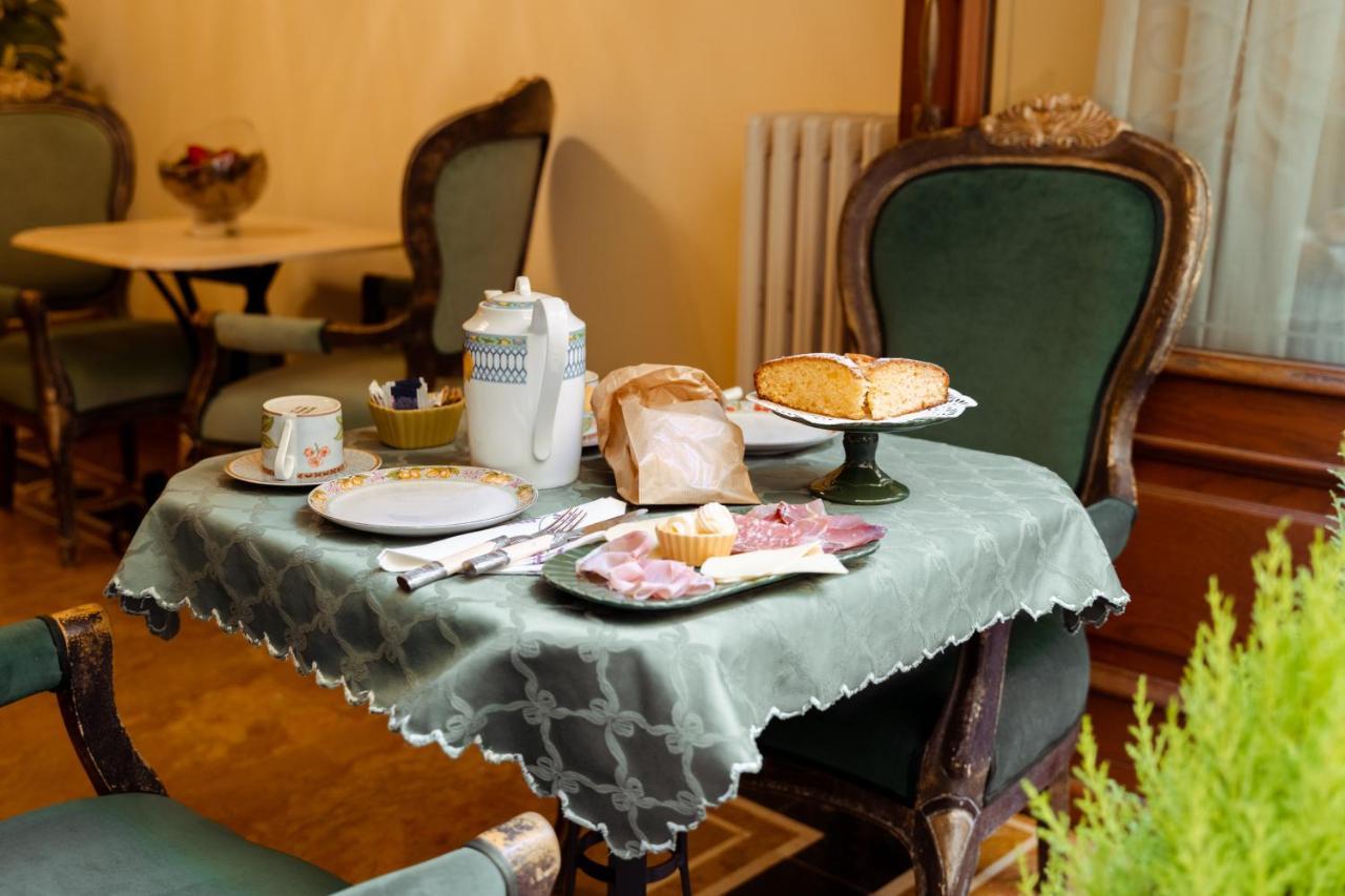 Hotel Palazzo Alexander Lucca Luaran gambar