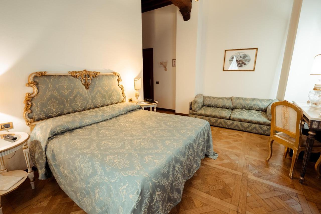 Hotel Palazzo Alexander Lucca Luaran gambar