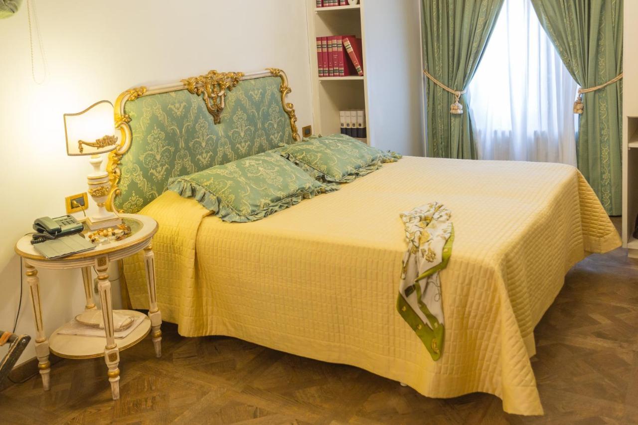 Hotel Palazzo Alexander Lucca Luaran gambar